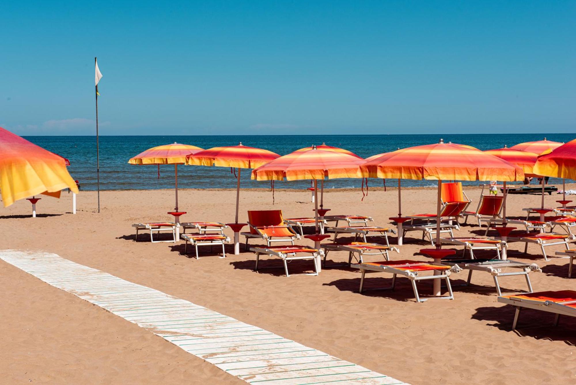 Villaggio Camping Punta Lunga Вьесте Экстерьер фото