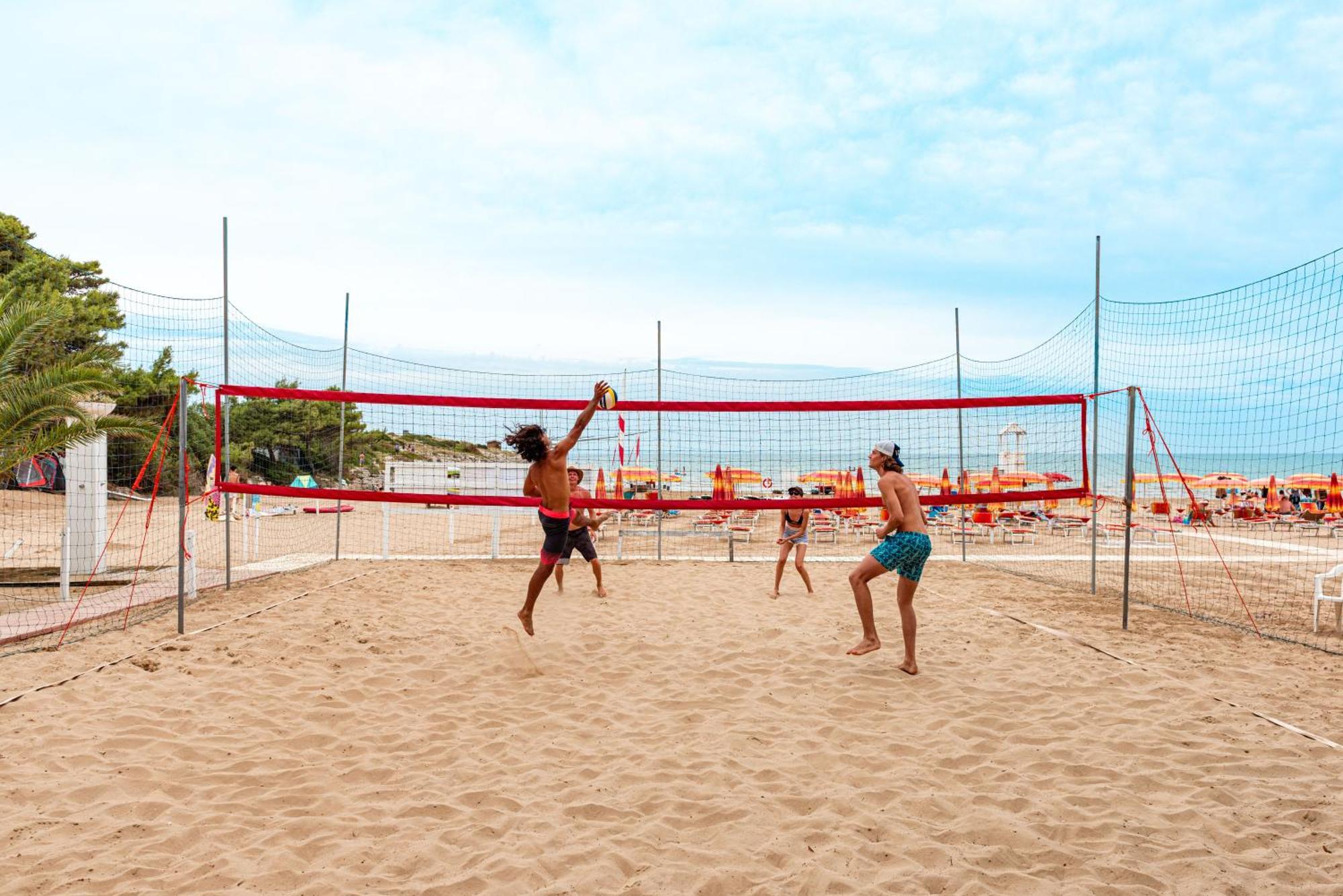 Villaggio Camping Punta Lunga Вьесте Экстерьер фото