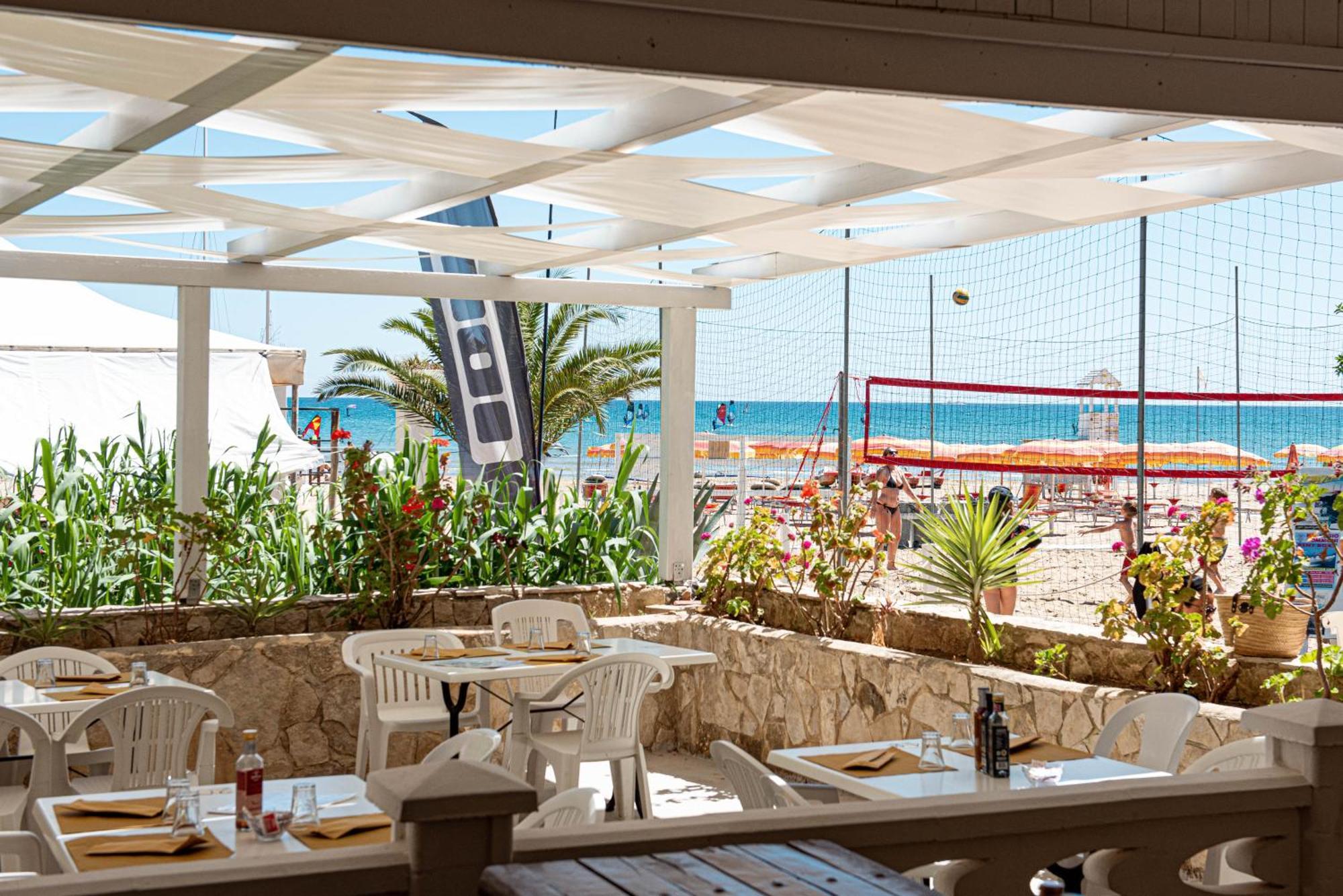 Villaggio Camping Punta Lunga Вьесте Экстерьер фото