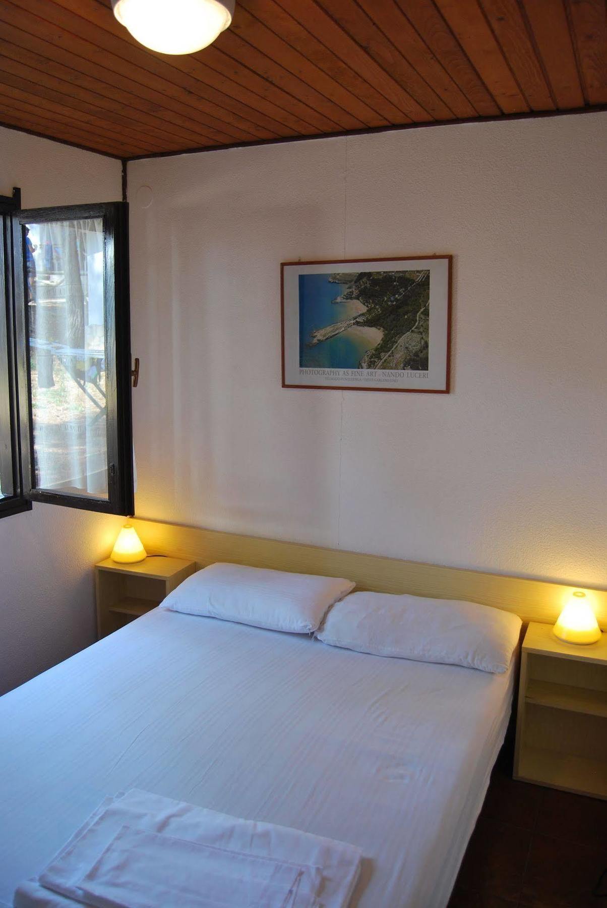 Villaggio Camping Punta Lunga Вьесте Экстерьер фото